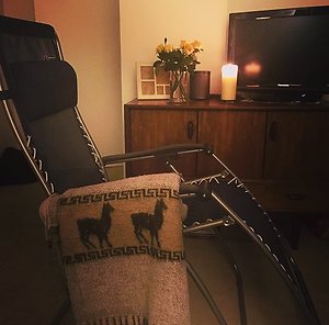 What happens in a reflexology session?. HOME SETUP